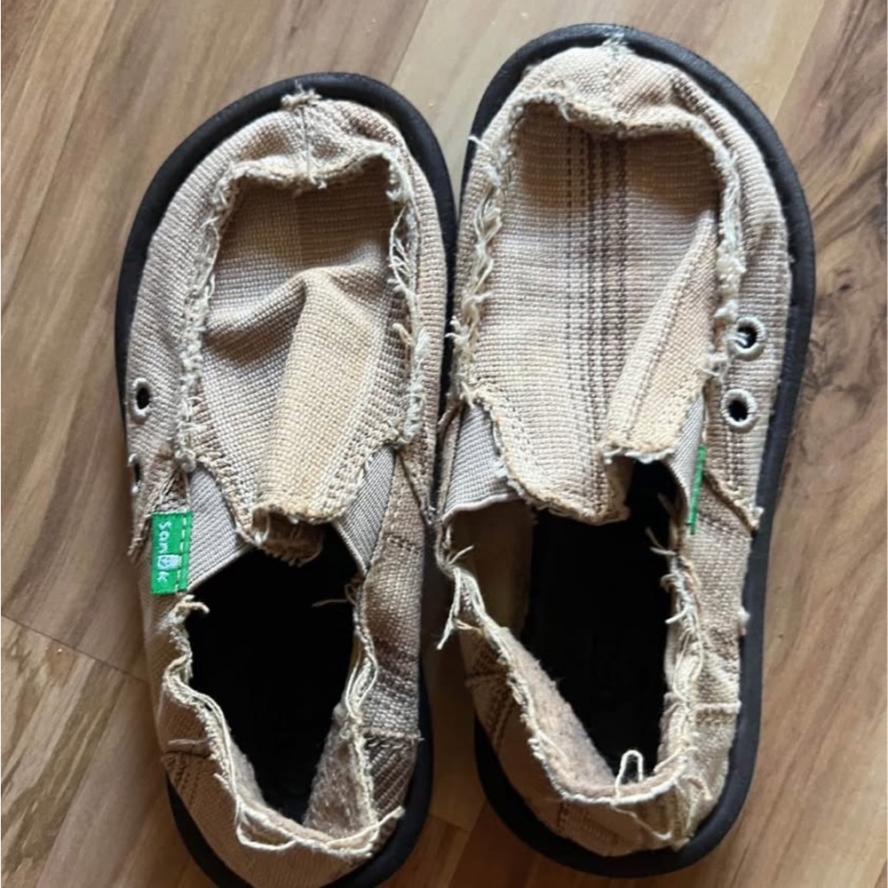 Sanuk Kids Beige Frayed Sandals